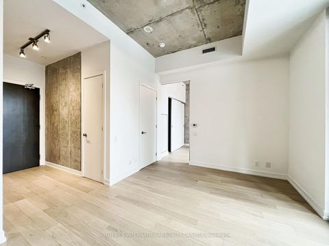 Photo 7 at 606 - 11 Charlotte Street, Waterfront Communities C1, Toronto