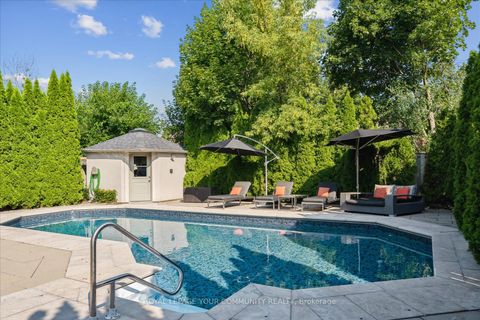 Photo 1 at 8 Winterport Court, South Richvale, Richmond Hill