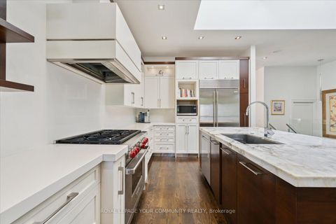 Photo 2 at 8 Winterport Court, South Richvale, Richmond Hill