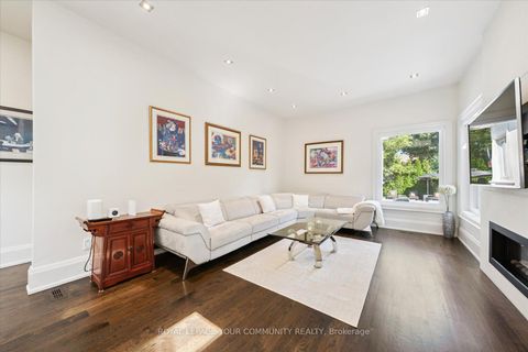 Photo 14 at 8 Winterport Court, South Richvale, Richmond Hill