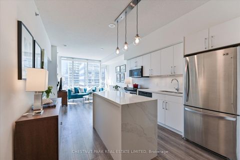 Photo 4 at 1020 - 21 Nelson Street, Waterfront Communities C1, Toronto