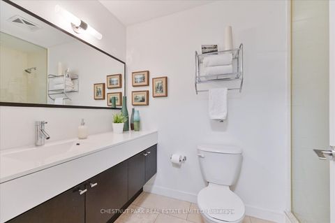 Photo 14 at 1020 - 21 Nelson Street, Waterfront Communities C1, Toronto