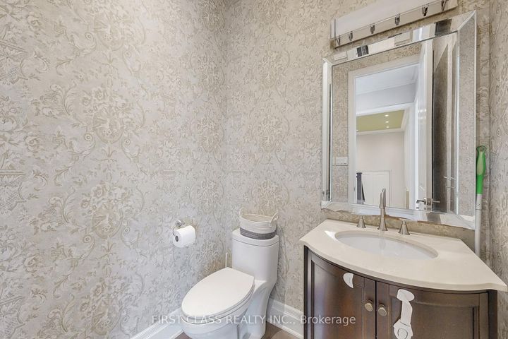 Photo 13 at 144 Alpaca Drive, Jefferson, Richmond Hill
