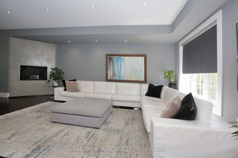 Photo 9 at 14 Ramage Lane, West Deane, Toronto