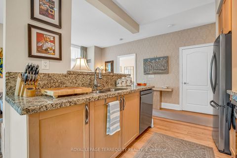 Photo 13 at 121 - 205 The Donway W, Don Mills, Toronto
