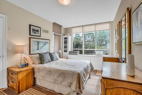 Photo 16 at 121 - 205 The Donway W, Don Mills, Toronto
