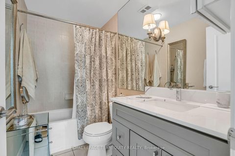Photo 17 at 121 - 205 The Donway W, Don Mills, Toronto