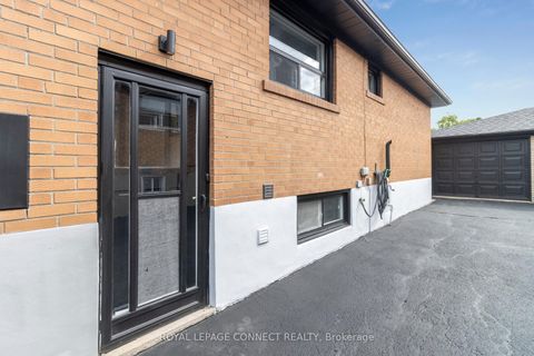 Photo 34 at 27 Charrington Crescent, Jane Heights, Toronto