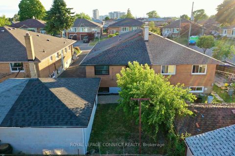 Photo 40 at 27 Charrington Crescent, Jane Heights, Toronto