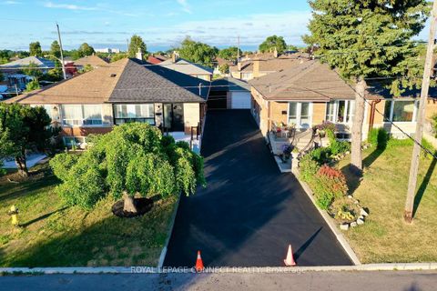 Photo 41 at 27 Charrington Crescent, Jane Heights, Toronto