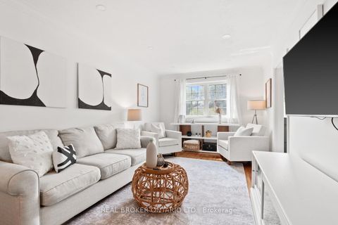 Photo 1 at 39 Vanbrugh Avenue, Cliffside, Toronto