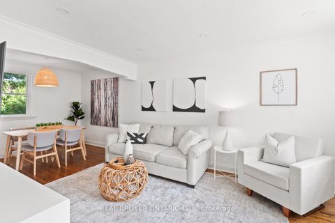 Photo 3 at 39 Vanbrugh Avenue, Cliffside, Toronto