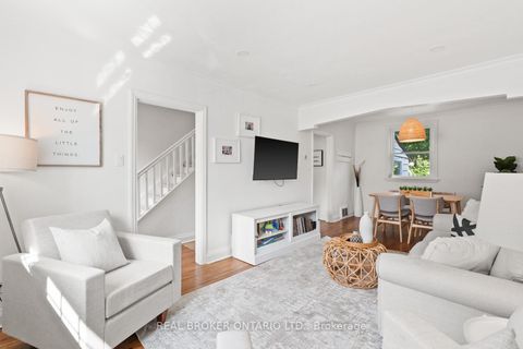 Photo 5 at 39 Vanbrugh Avenue, Cliffside, Toronto