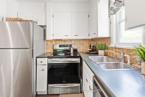 Photo 11 at 39 Vanbrugh Avenue, Cliffside, Toronto