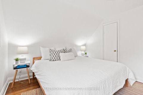 Photo 22 at 39 Vanbrugh Avenue, Cliffside, Toronto