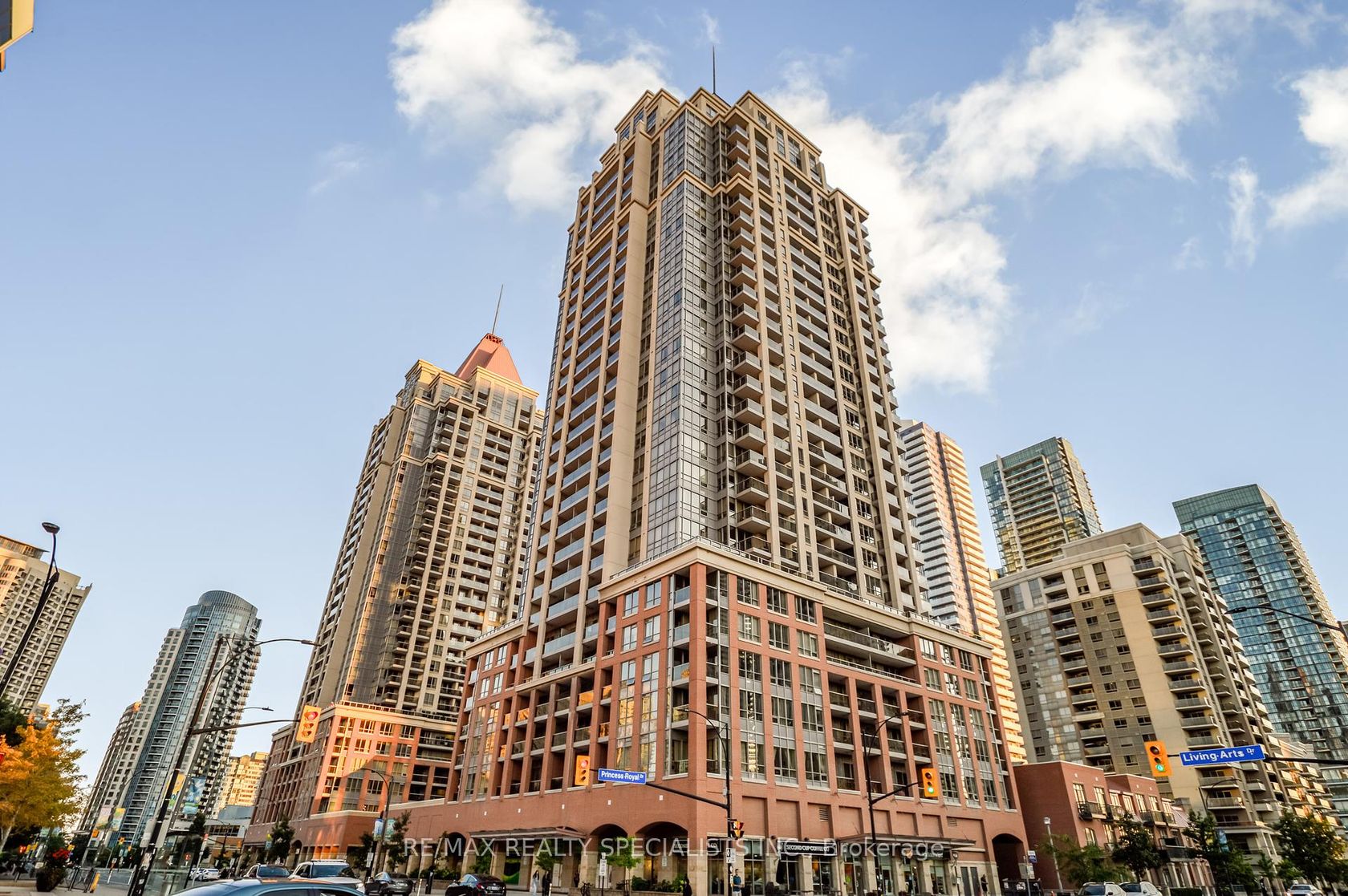 2510 - 4090 Living Arts Drive, City Centre, Mississauga by Loree Meneguzzi Real Estate 2510 - 4090 Living Arts Drive, City Centre, Mississauga