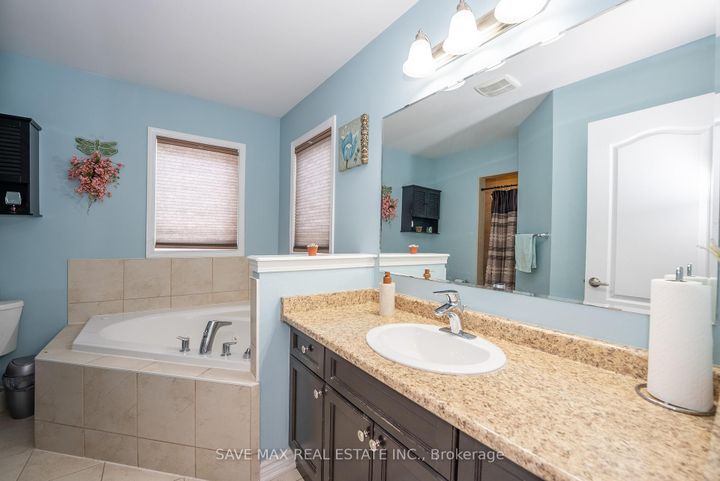Photo 16 at 30 Polstar Road, Northwest Brampton, Brampton
