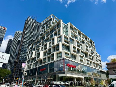 Photo 2 at 725 - 8 Hillsdale Avenue E, Mount Pleasant West, Toronto