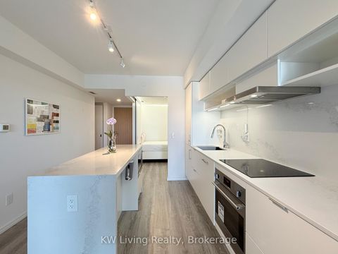 Photo 11 at 725 - 8 Hillsdale Avenue E, Mount Pleasant West, Toronto