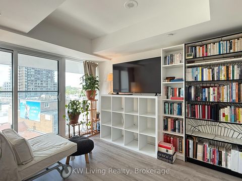 Photo 13 at 725 - 8 Hillsdale Avenue E, Mount Pleasant West, Toronto