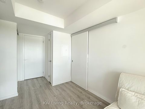 Photo 16 at 725 - 8 Hillsdale Avenue E, Mount Pleasant West, Toronto