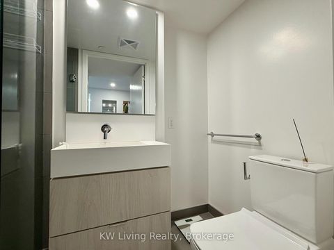 Photo 23 at 725 - 8 Hillsdale Avenue E, Mount Pleasant West, Toronto