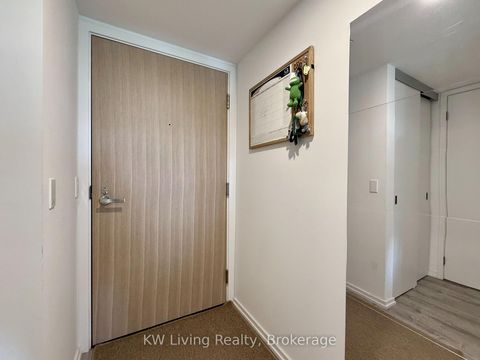 Photo 26 at 725 - 8 Hillsdale Avenue E, Mount Pleasant West, Toronto
