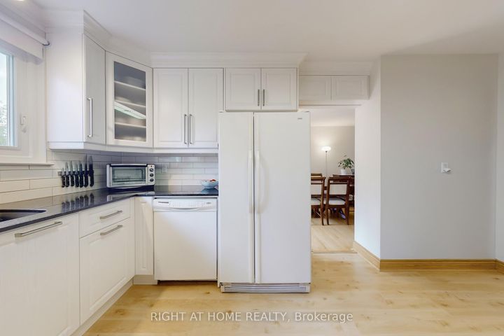 Photo 6 at 1592 Otterby Road, Applewood, Mississauga