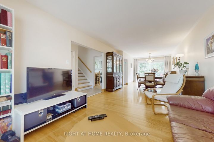 Photo 7 at 1592 Otterby Road, Applewood, Mississauga