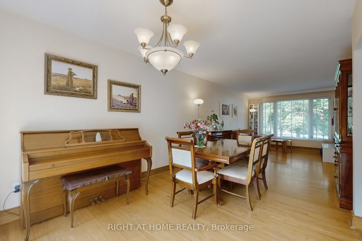 Photo 11 at 1592 Otterby Road, Applewood, Mississauga