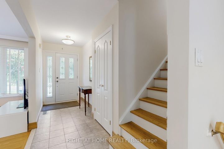Photo 12 at 1592 Otterby Road, Applewood, Mississauga