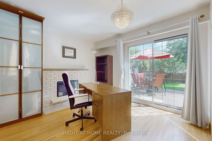 Photo 13 at 1592 Otterby Road, Applewood, Mississauga