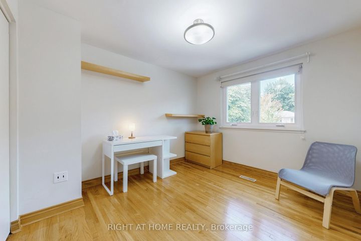 Photo 20 at 1592 Otterby Road, Applewood, Mississauga
