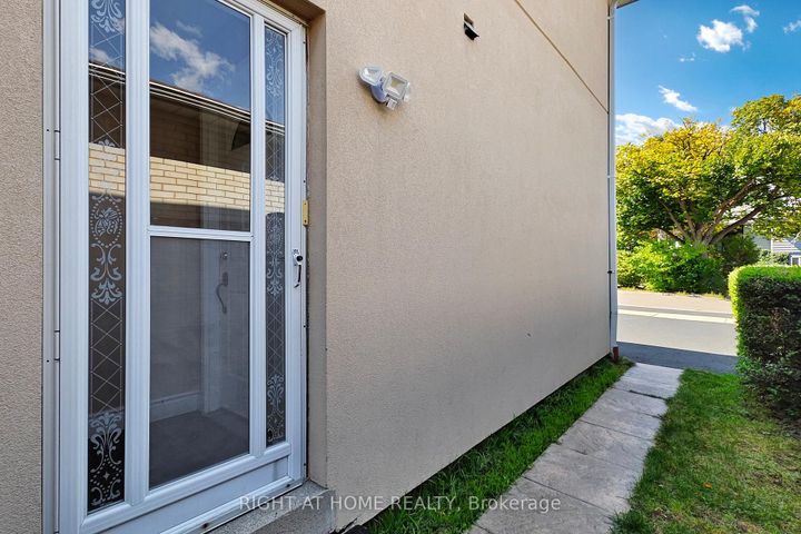 Photo 22 at 1592 Otterby Road, Applewood, Mississauga