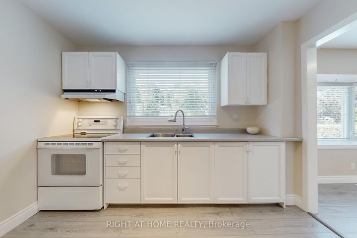 Photo 23 at 1592 Otterby Road, Applewood, Mississauga