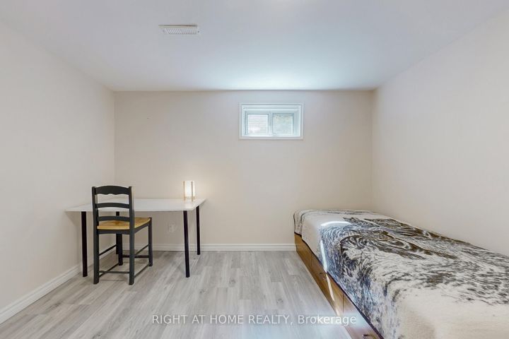 Photo 26 at 1592 Otterby Road, Applewood, Mississauga