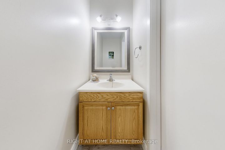 Photo 28 at 1592 Otterby Road, Applewood, Mississauga