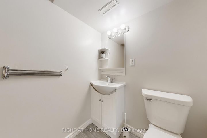 Photo 29 at 1592 Otterby Road, Applewood, Mississauga