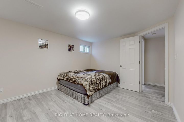 Photo 30 at 1592 Otterby Road, Applewood, Mississauga