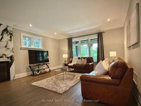 Photo 13 at 18 Windy Ridge Drive, Scarborough Village, Toronto