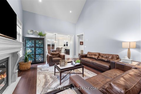 Photo 10 at 32 Birch Hill Road, East Woodbridge, Vaughan