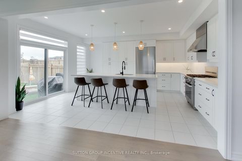 Photo 4 at 13 Abbey Crescent, Rural Barrie Southeast, Barrie
