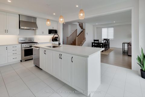 Photo 5 at 13 Abbey Crescent, Rural Barrie Southeast, Barrie