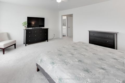 Photo 15 at 13 Abbey Crescent, Rural Barrie Southeast, Barrie