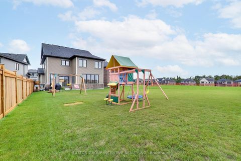 Photo 33 at 13 Abbey Crescent, Rural Barrie Southeast, Barrie
