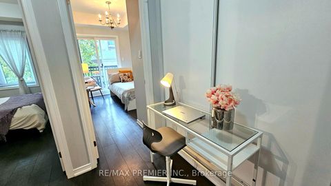 Photo 17 at 272 - 19 Coneflower Crescent, Branson, Toronto