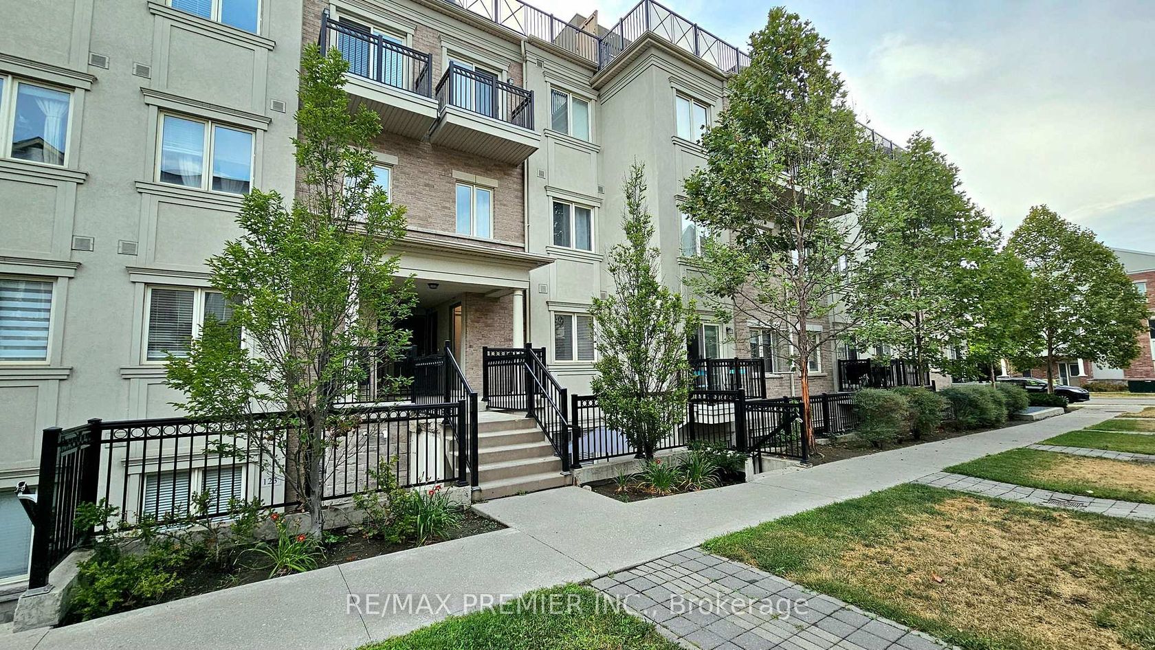 272 - 19 Coneflower Crescent, Branson, Toronto 