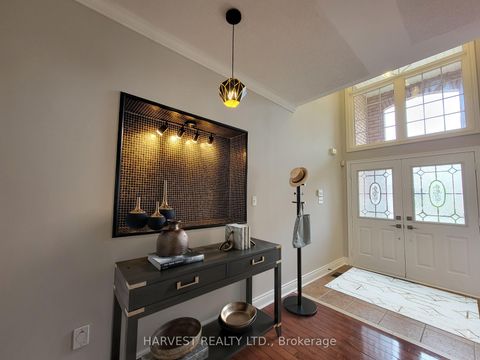 Photo 2 at 10 Conover Avenue, Bayview Northeast, Aurora