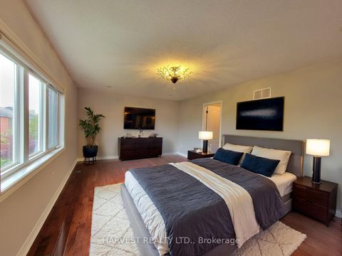 Photo 13 at 10 Conover Avenue, Bayview Northeast, Aurora