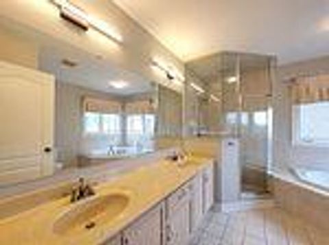 Photo 14 at 10 Conover Avenue, Bayview Northeast, Aurora